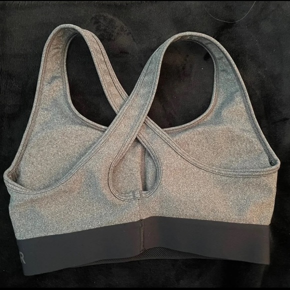 Under Armour Sports Bra - Picture 2 of 3